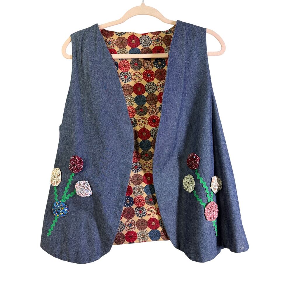 HANDMADE Vest XL Reversible Folk Art To Wear Embellishments Chambray Yo-Yo Quilt
